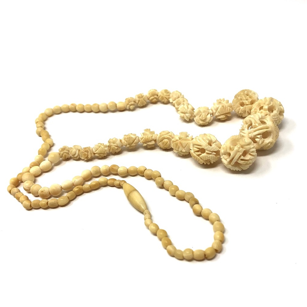 Vintage 1960s Art Deco style bone bead necklace